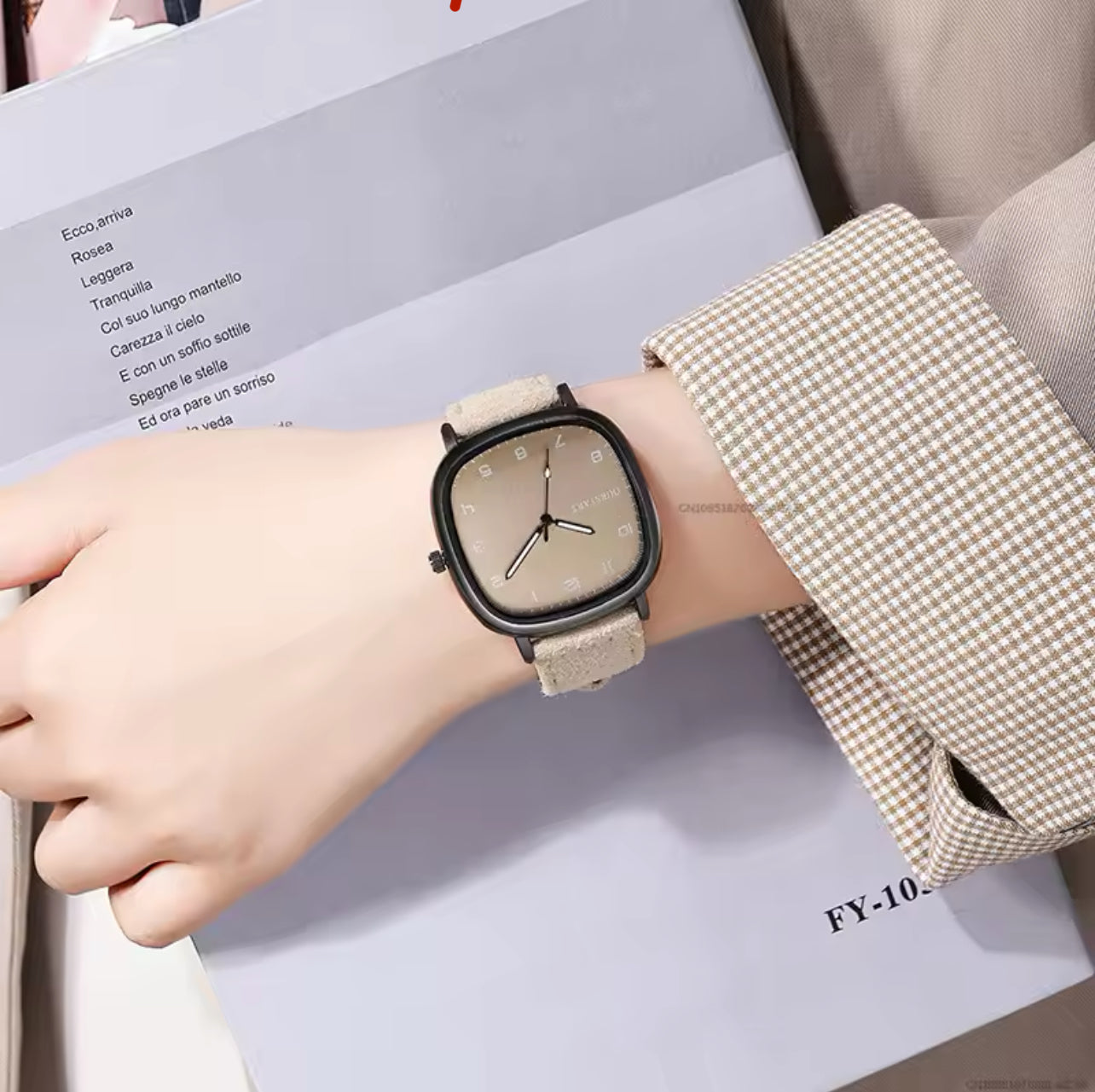 Montre élégante à bracelet suédé