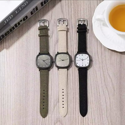 Montre élégante à bracelet suédé